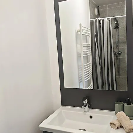 House For 7 People With Parking, Near Versailles & Paris *